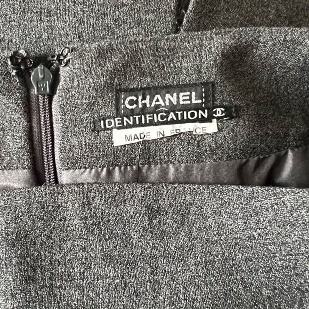 Chanel Vintage Gray Knee-Length Skirt, Small - Picture 9 of 9